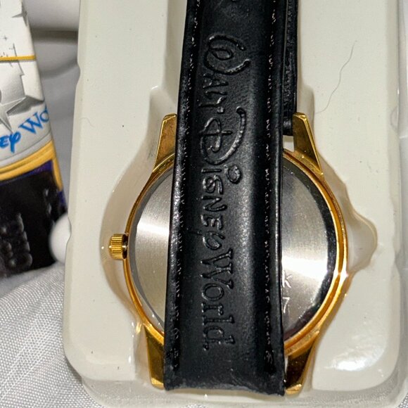 Walt Disney World 25th Anniversary Princess Castle Watch - Picture 6 of 7